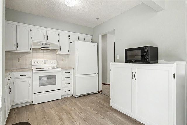 1100 8th Street, Blue Springs, MO 64014