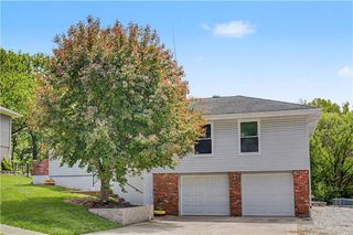 1100 8th Street, Blue Springs, MO 64014