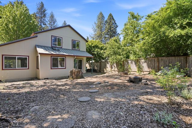17733 SW Pointe Forest Court, Beaverton, OR 97006