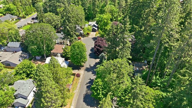 17733 SW Pointe Forest Court, Beaverton, OR 97006