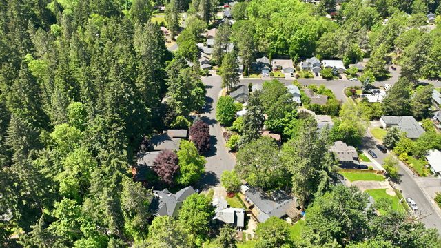 17733 SW Pointe Forest Court, Beaverton, OR 97006