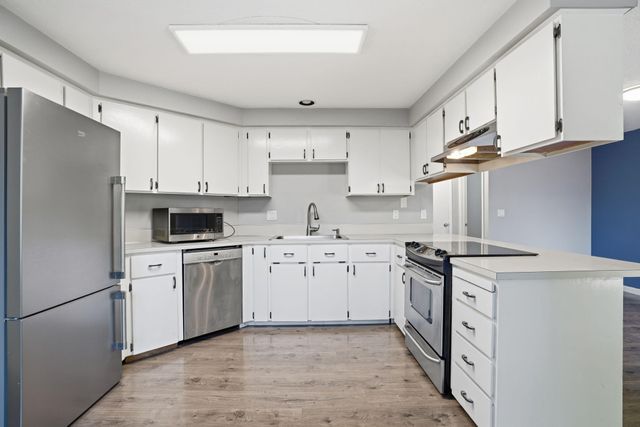 17733 SW Pointe Forest Court, Beaverton, OR 97006
