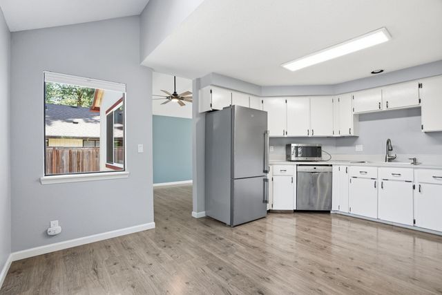 17733 SW Pointe Forest Court, Beaverton, OR 97006