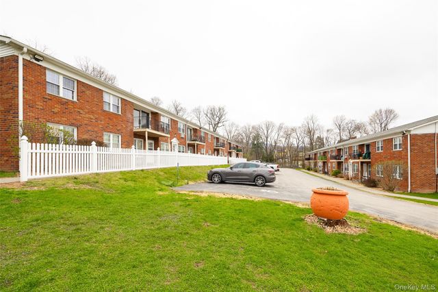 6 Colonial Road 44, Beacon, NY 12508