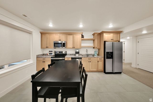 1686 N EMERALD DR, Layton, UT 84040
