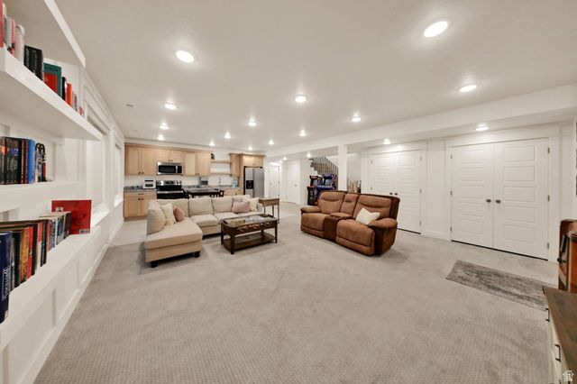1686 N EMERALD DR, Layton, UT 84040