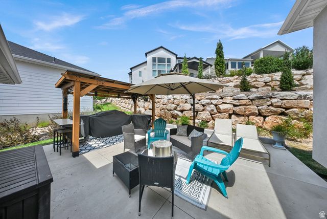 1686 N EMERALD DR, Layton, UT 84040