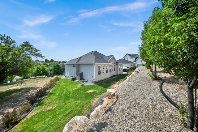 1686 N EMERALD DR, Layton, UT 84040