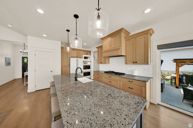 1686 N EMERALD DR, Layton, UT 84040