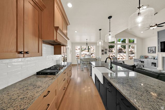 1686 N EMERALD DR, Layton, UT 84040