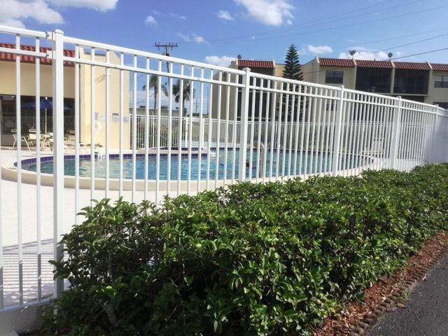 2050 Oleander Boulevard 5-104, Fort Pierce, FL 34950