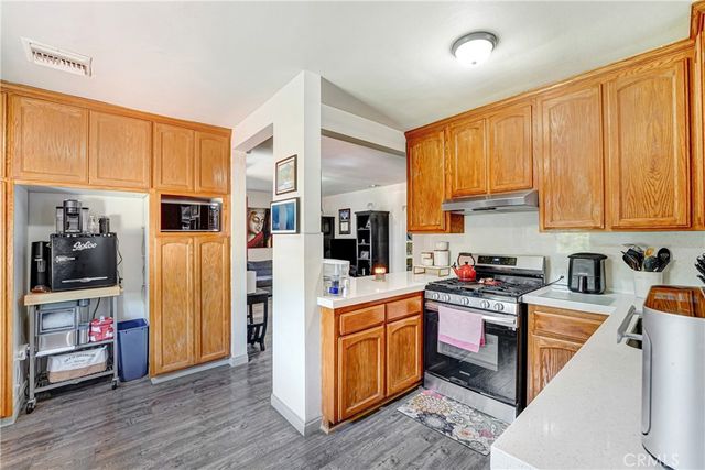 21006 Cohasset Street, Canoga Park, CA 91303