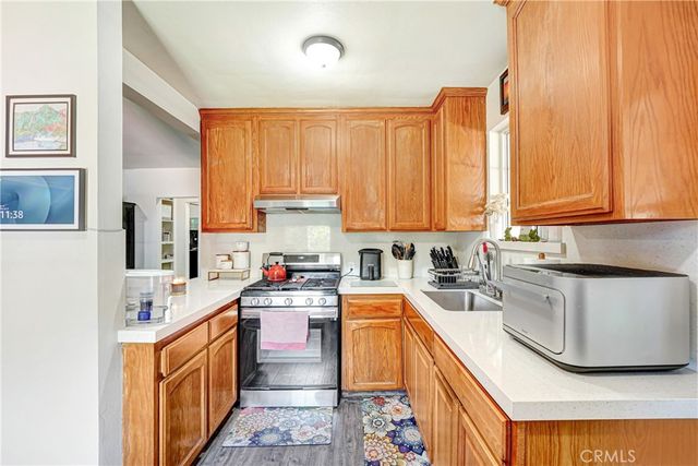 21006 Cohasset Street, Canoga Park, CA 91303