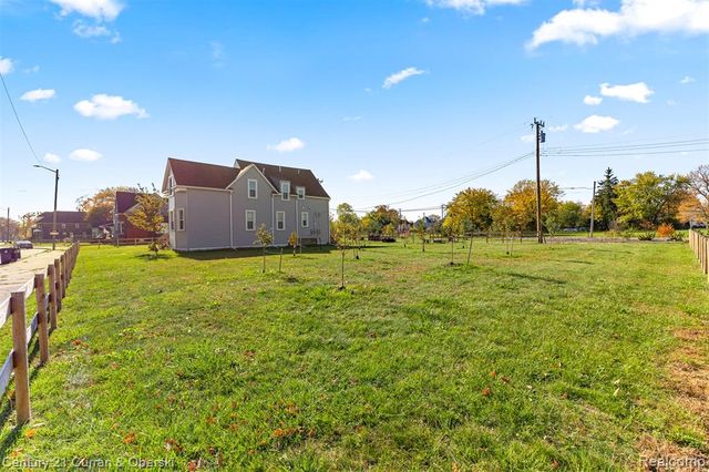 1973 E Grand Boulevard, Detroit, MI 48211