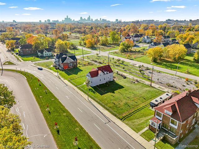1973 E Grand Boulevard, Detroit, MI 48211