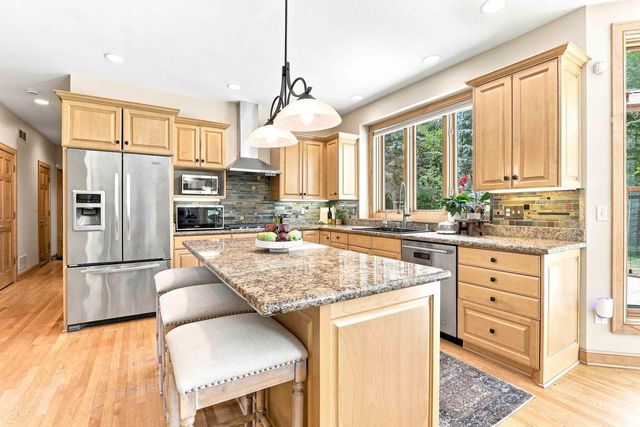 10105 N Parkside COURT, Mequon, WI 53092