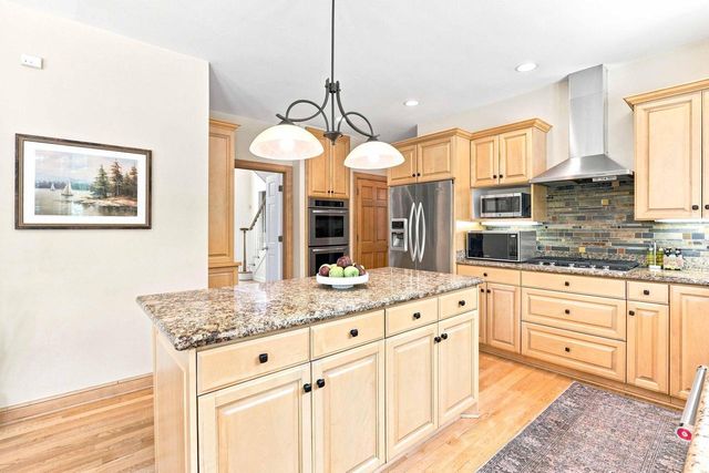 10105 N Parkside COURT, Mequon, WI 53092
