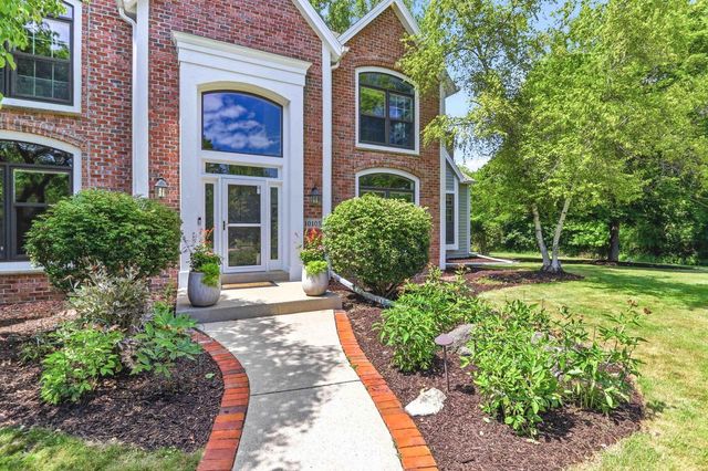 10105 N Parkside COURT, Mequon, WI 53092