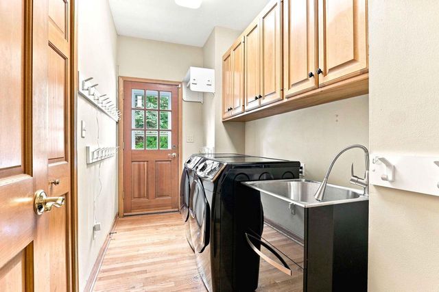 10105 N Parkside COURT, Mequon, WI 53092