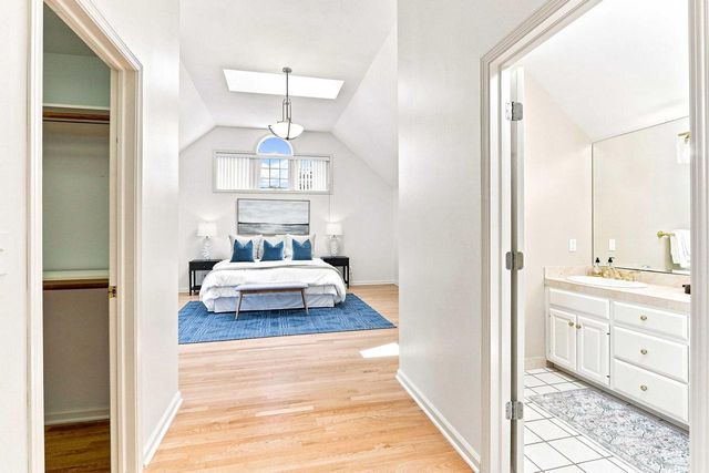 10105 N Parkside COURT, Mequon, WI 53092