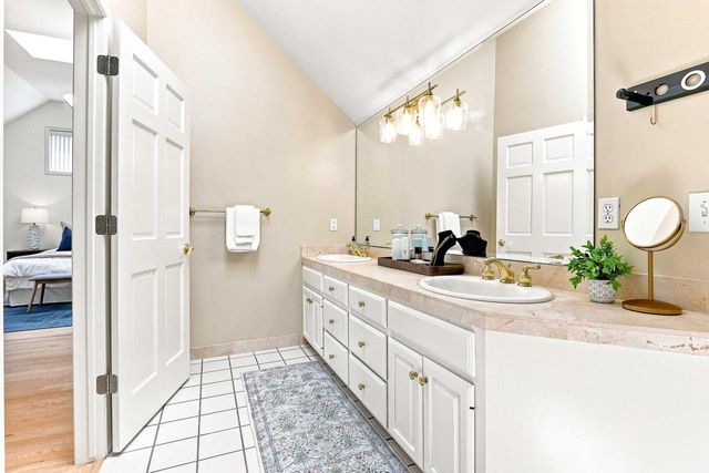 10105 N Parkside COURT, Mequon, WI 53092