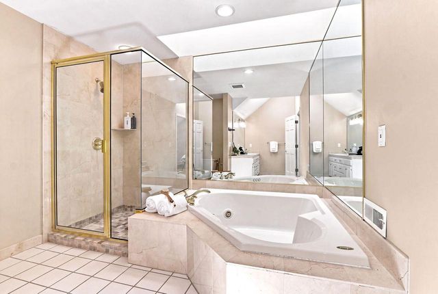 10105 N Parkside COURT, Mequon, WI 53092