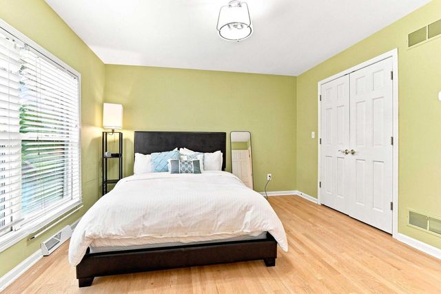 10105 N Parkside COURT, Mequon, WI 53092