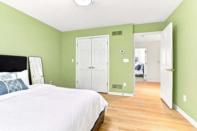 10105 N Parkside COURT, Mequon, WI 53092