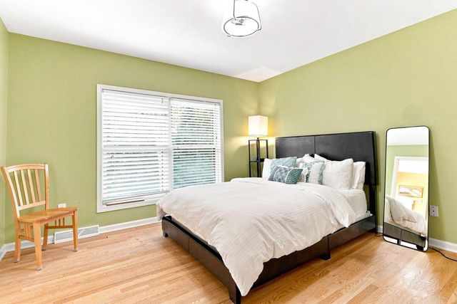 10105 N Parkside COURT, Mequon, WI 53092