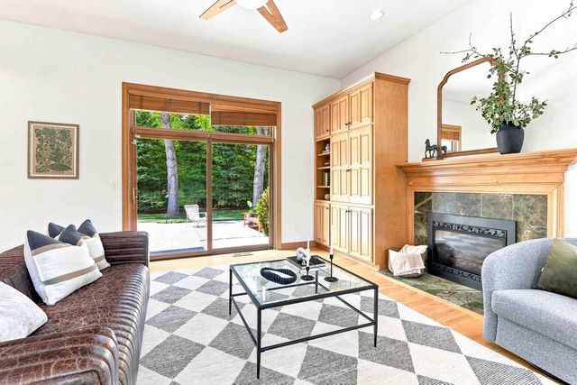 10105 N Parkside COURT, Mequon, WI 53092