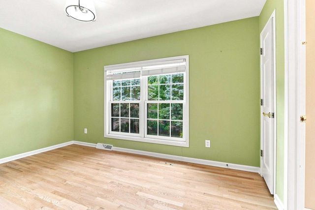 10105 N Parkside COURT, Mequon, WI 53092