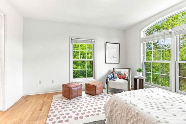 10105 N Parkside COURT, Mequon, WI 53092
