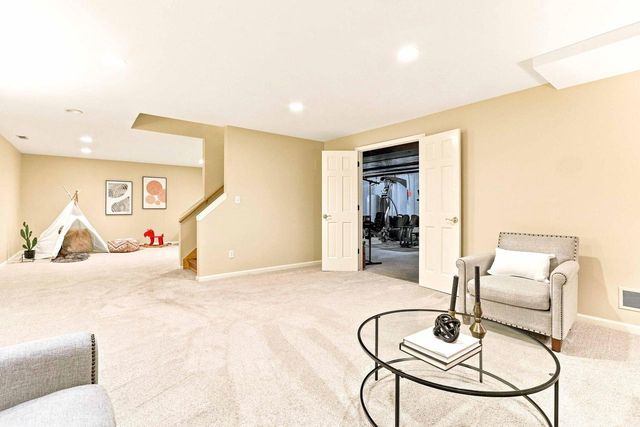 10105 N Parkside COURT, Mequon, WI 53092