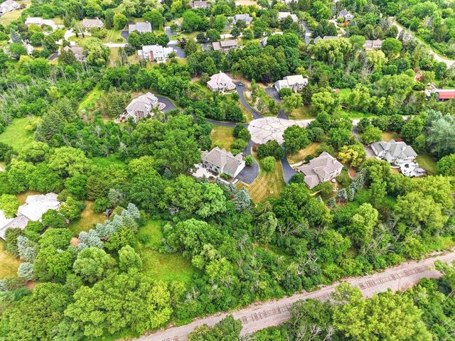 10105 N Parkside COURT, Mequon, WI 53092