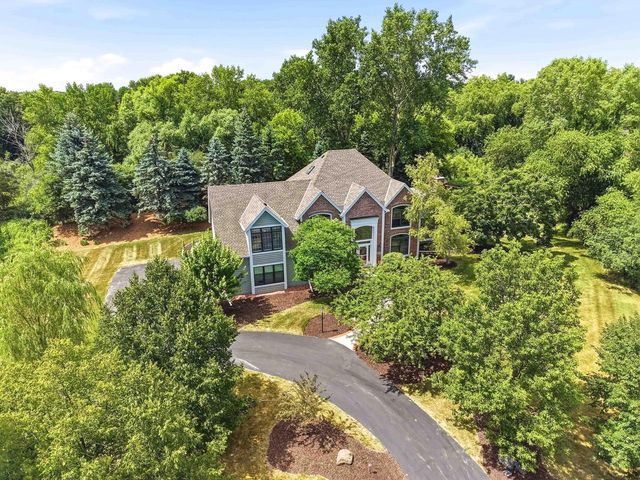 10105 N Parkside COURT, Mequon, WI 53092