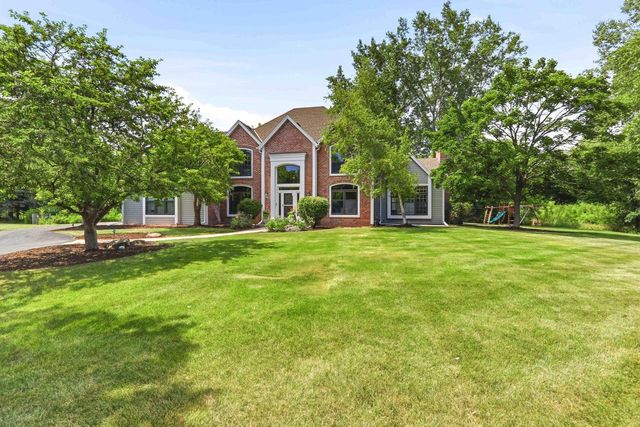 10105 N Parkside COURT, Mequon, WI 53092