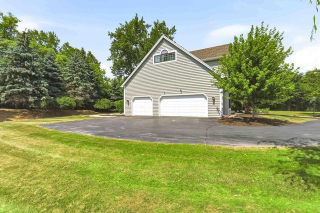 10105 N Parkside COURT, Mequon, WI 53092