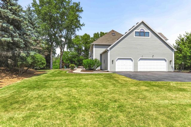 10105 N Parkside COURT, Mequon, WI 53092