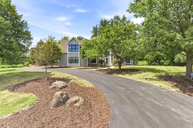 10105 N Parkside COURT, Mequon, WI 53092