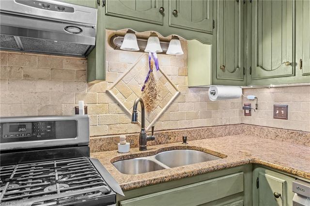 1201 Plantation Lakes CIR, Chesapeake, VA 23320