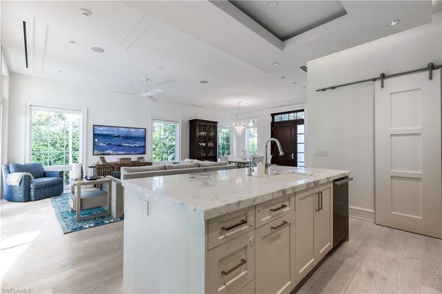 912 9th AVE S, Naples, FL 34102