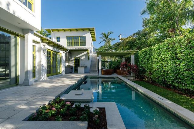 912 9th AVE S, Naples, FL 34102
