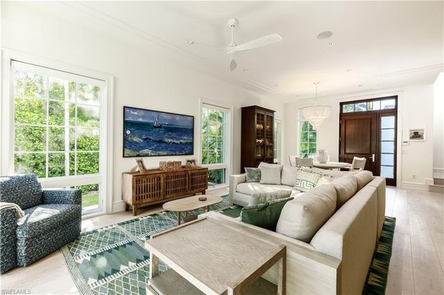 912 9th AVE S, Naples, FL 34102