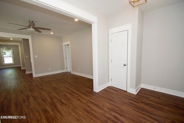 2404 Jefferson Ave, Knoxville, TN 37917