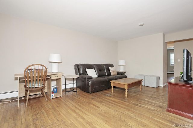 8 Church Lane B, Valley Cottage, NY 10989