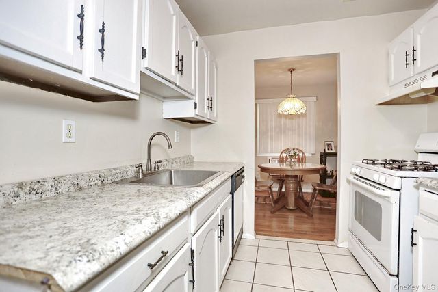 8 Church Lane B, Valley Cottage, NY 10989