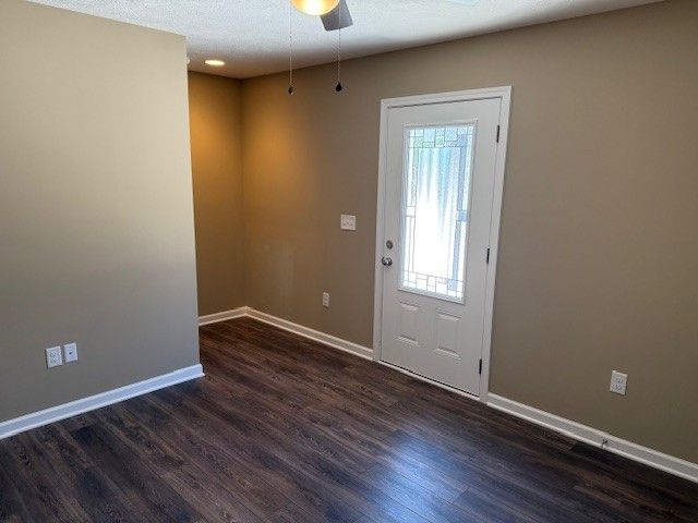 1416 E Lincoln St Apt 3, Tullahoma, TN 37388
