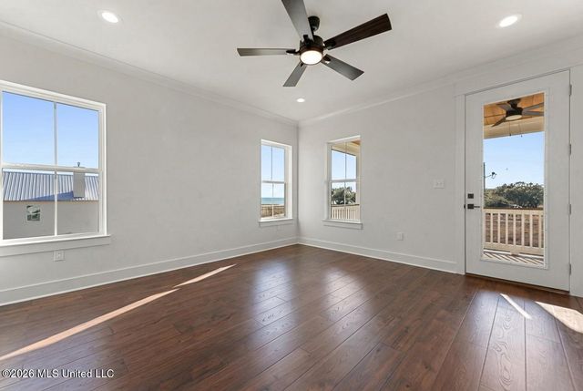 423 S Girard Avenue, Long Beach, MS 39560