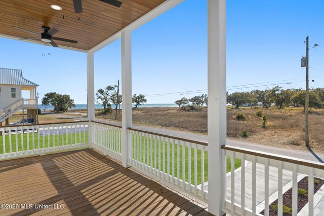 423 S Girard Avenue, Long Beach, MS 39560