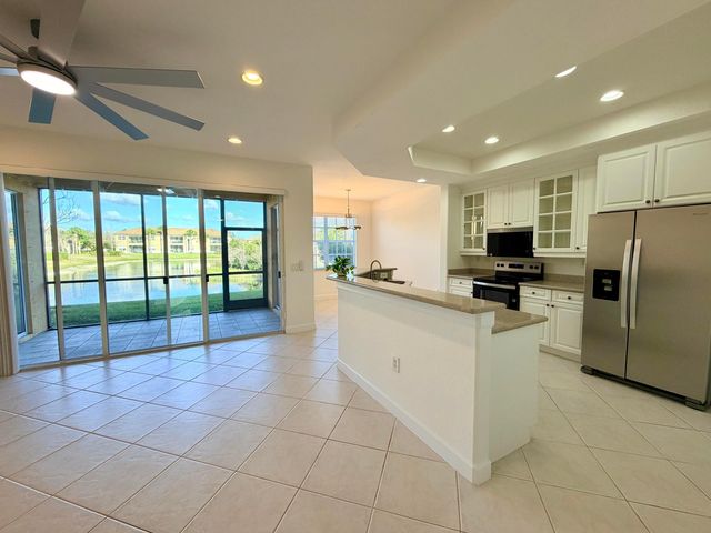 8290 NW 128th Lane 38-b, Parkland, FL 33076